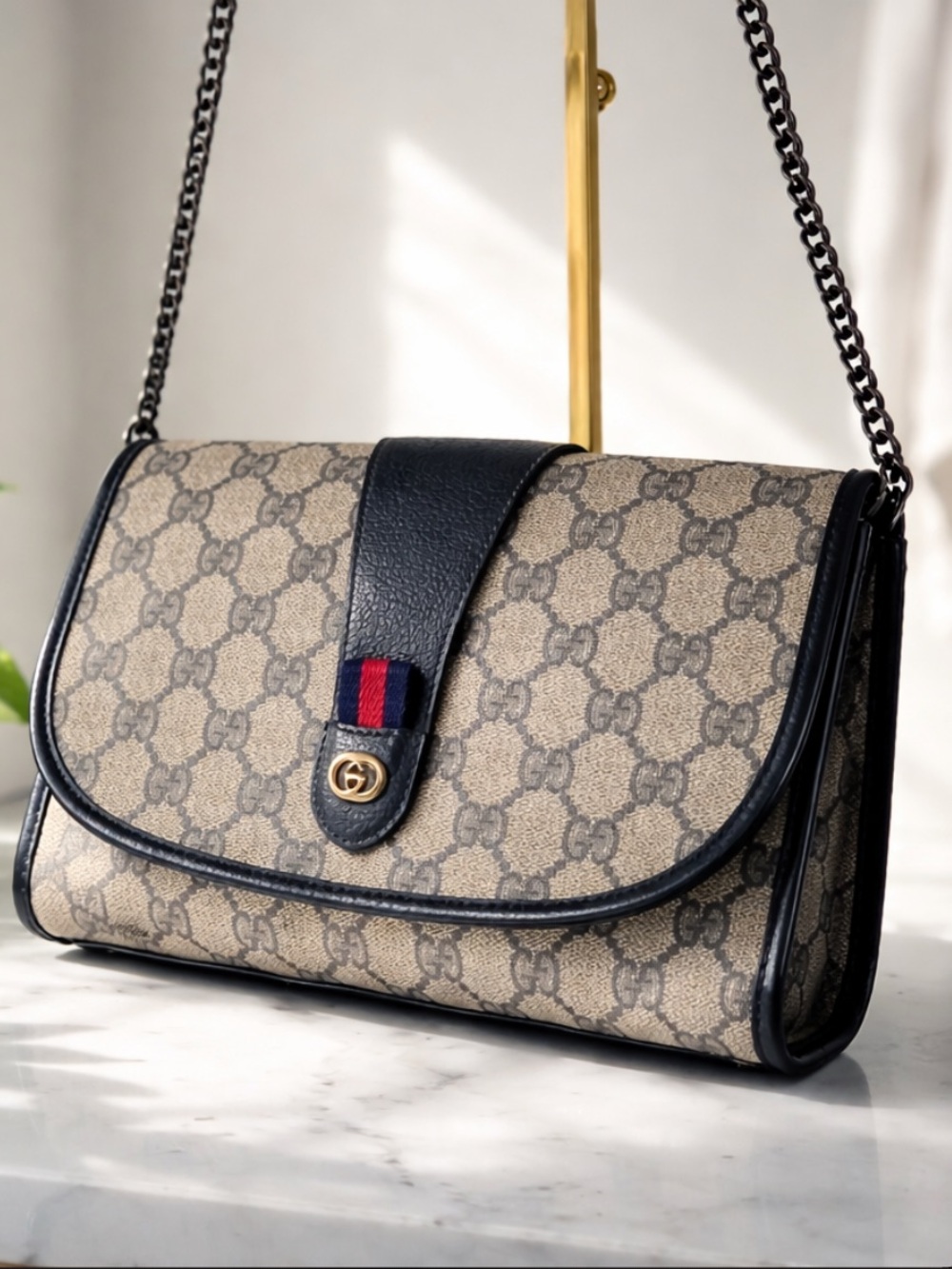 Authentic Gucci Leather Clutch Crossbody/Shoulder Bag Gucci.